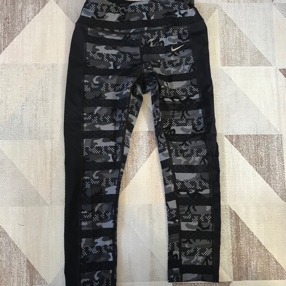 Nike dri-fit crops